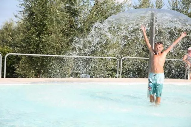 Daire Dreizimmerwohnung In Villa Eine Ebene Manerba del Garda